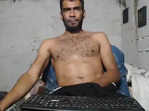 Snapshot of erik_alexander chatting on 01/25/25, 06:01 erik alexander online show from 01/25/25, 06:01