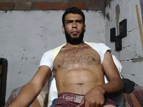 Snapshot of erik_alexander chatting on 02/04/25, 06:04 erik alexander online show from 02/04/25, 06:04