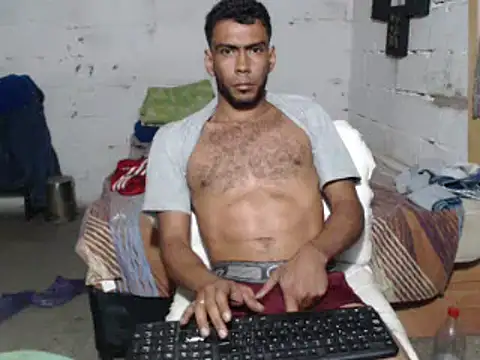 Snapshot of erik_alexander chatting on 02/06/25, 07:35 erik alexander online show from 02/06/25, 07:35