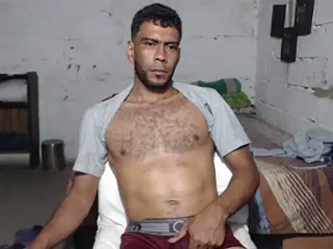 Snapshot of erik_alexander chatting on 02/07/25, 12:42 erik alexander online show from 02/07/25, 12:42