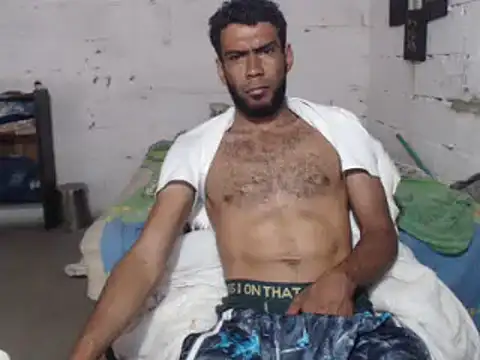 Snapshot of erik_alexander chatting on 03/05/25, 12:44 erik alexander online show from 03/05/25, 12:44