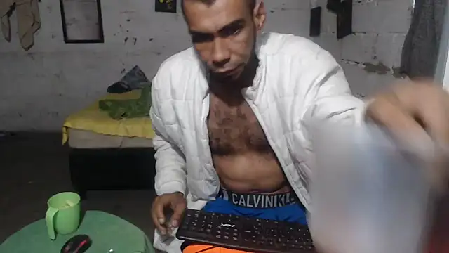 Snapshot of erik_alexander chatting on 11/20/25, 10:20 erik alexander online show from 11/20/25, 10:20