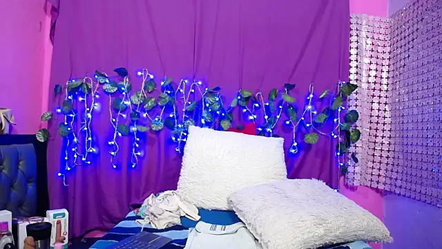 hazel 34 online show from 02/16/25, 02:31