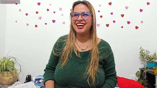 hazel 34 online show from 10/05/25, 11:19