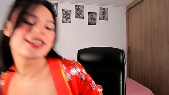 Snapshot of Bambi_gurl chatting on 01/31/25, 10:42 Bambi gurl online show from 01/31/25, 10:42