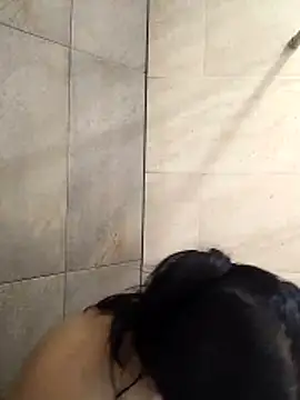 Snapshot of Charlotte_cutee18 chatting on 10/27/25, 05:06 Charlotte cutee18 online show from 10/27/25, 05:06