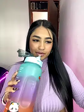 Snapshot of Charlotte_cutee18 chatting on 10/29/25, 08:32 Charlotte cutee18 online show from 10/29/25, 08:32