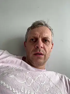 Snapshot of Arthur2288@xh chatting on 03/21/26, 12:10 Arthur2288xh online show from 03/21/26, 12:10