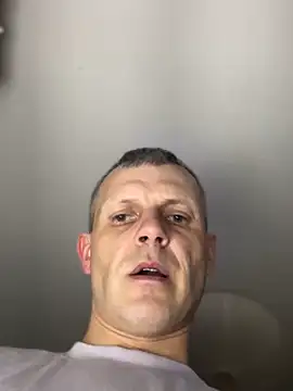 Snapshot of Arthur2288@xh chatting on 04/05/26, 11:13 Arthur2288xh online show from 04/05/26, 11:13