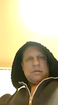 Snapshot of fukurbutt chatting on 12/19/25, 12:17 fukurbutt online show from 12/19/25, 12:17