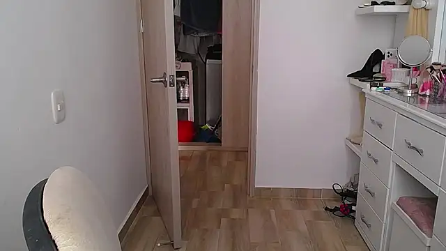 Barbie girl 69 online show from 04/09/26, 05:29