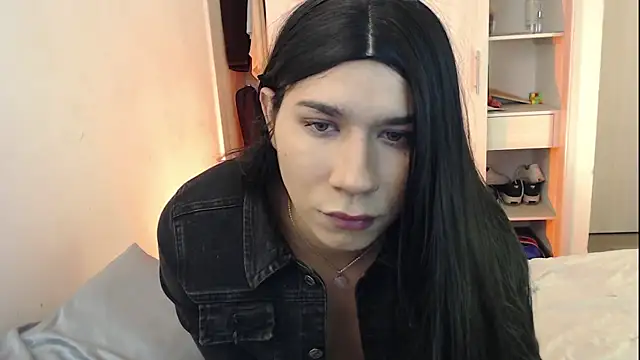 Snapshot of Moon_Foxxy chatting on 09/14/25, 02:22 Moon Foxxy online show from 09/14/25, 02:22