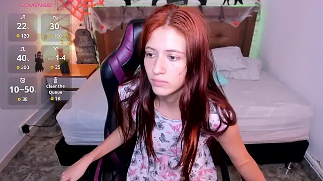 julieth love  online show from 10/17/25, 01:46