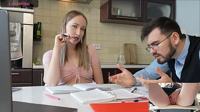 Snapshot of luxmuur chatting on 12/08/24, 08:41 luxmuur online show from 12/08/24, 08:41