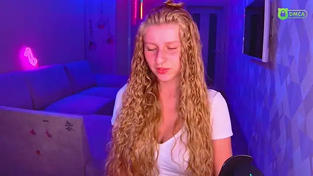 AmaliaQueen online show from 09/28/25, 03:28