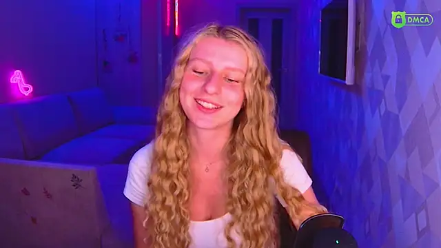 AmaliaQueen online show from 10/04/25, 03:43