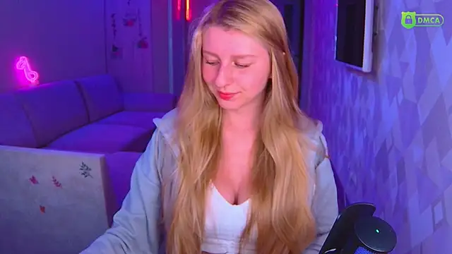 AmaliaQueen online show from 11/07/25, 01:55