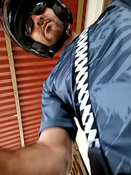 sebasxx97 online show from 09/10/25, 01:44