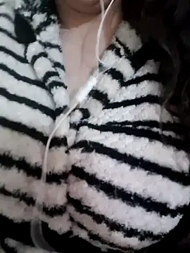 Snapshot of Zanoba-16 chatting on 03/20/25, 07:57 Zanoba-16 online show from 03/20/25, 07:57