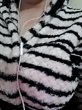 Snapshot of Zanoba-16 chatting on 03/22/25, 11:53 Zanoba-16 online show from 03/22/25, 11:53