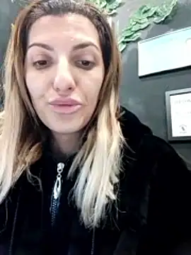 RileyLanna online show from 12/23/25, 10:24
