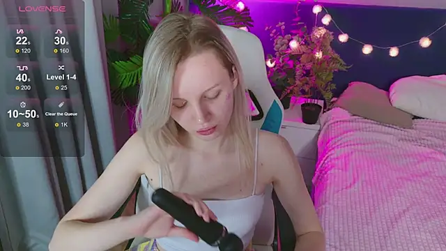 Beatrica Klein online show from 01/12/25, 02:19