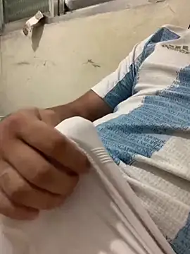 Snapshot of Casal_Safado_ chatting on 03/11/25, 05:57 Casal Safado online show from 03/11/25, 05:57