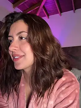 Snapshot of EmaSaenz chatting on 02/25/25, 08:51 EmaSaenz online show from 02/25/25, 08:51