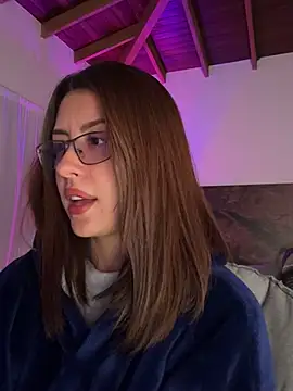 Snapshot of EmaSaenz chatting on 03/03/25, 08:00 EmaSaenz online show from 03/03/25, 08:00