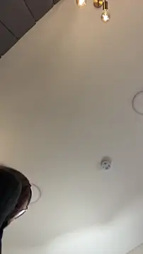 Snapshot of EmaSaenz chatting on 12/04/25, 09:12 EmaSaenz online show from 12/04/25, 09:12