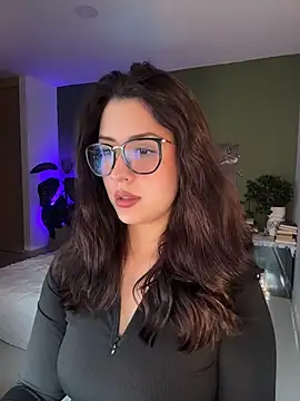 EmaSaenz online show from 07/08/26, 10:03