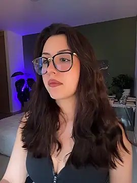 EmaSaenz online show from 07/09/26, 10:36