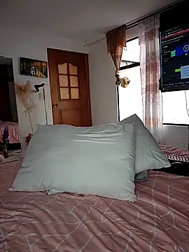 Snapshot of manuela_star chatting on 10/09/25, 06:17 manuela star online show from 10/09/25, 06:17