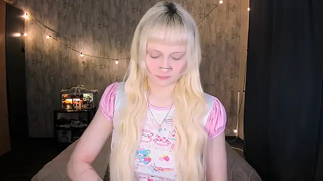 MariaMango online show from 12/15/25, 04:50