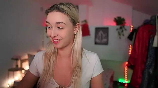 Snapshot of Alexis___Texas chatting on 12/11/24, 11:00 Alexis Texas online show from 12/11/24, 11:00