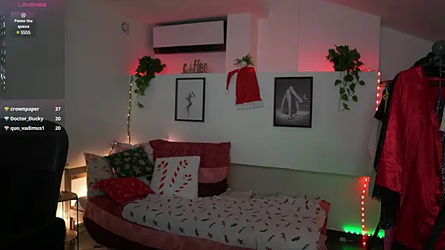 Snapshot of Alexis___Texas chatting on 12/14/24, 02:31 Alexis Texas online show from 12/14/24, 02:31