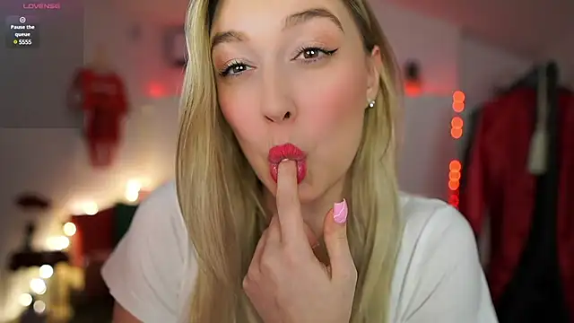 Snapshot of Alexis___Texas chatting on 02/23/25, 08:00 Alexis Texas online show from 02/23/25, 08:00