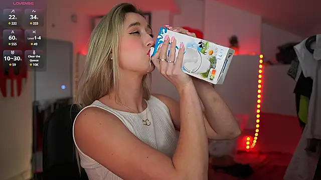 Snapshot of Alexis___Texas chatting on 03/09/25, 10:08 Alexis Texas online show from 03/09/25, 10:08