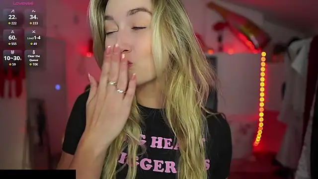 Snapshot of Alexis___Texas chatting on 09/17/25, 07:04 Alexis Texas online show from 09/17/25, 07:04