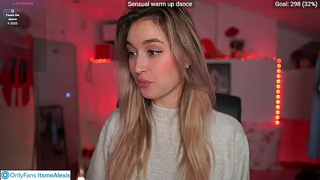 Snapshot of Alexis___Texas chatting on 10/19/25, 06:30 Alexis Texas online show from 10/19/25, 06:30