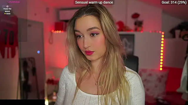 Snapshot of Alexis___Texas chatting on 11/04/25, 02:16 Alexis Texas online show from 11/04/25, 02:16