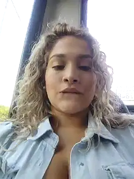 Sara smiiith211 online show from 12/20/24, 08:45