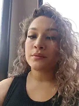 Sara smiiith211 online show from 02/11/26, 03:28