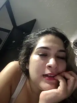 Sara smiiith211 online show from 05/08/26, 10:26