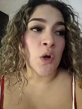 Sara smiiith211 online show from 05/10/26, 07:30