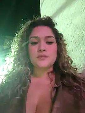 Sara smiiith211 online show from 05/26/26, 02:07