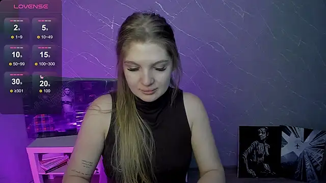 Snapshot of lily_williamss chatting on 06/19/26, 12:04 lily williamss online show from 06/19/26, 12:04