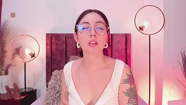 Emilywatsonn online show from 01/29/25, 11:41