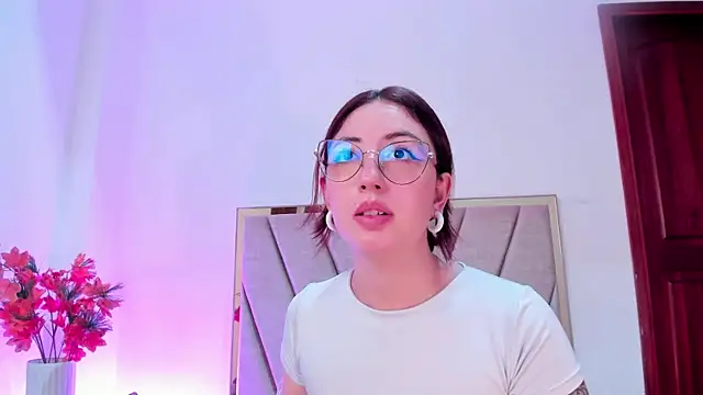 Emilywatsonn online show from 02/11/25, 02:57