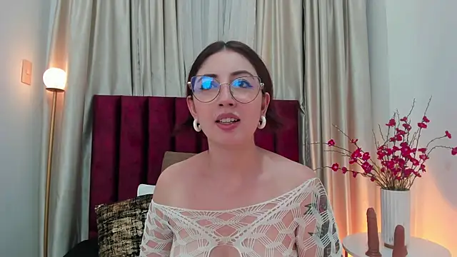 Emilywatsonn online show from 02/17/25, 11:34